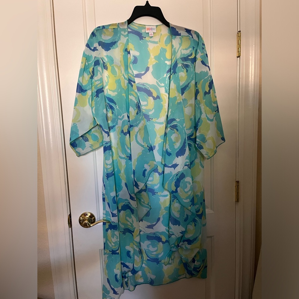 LuLaRoe silky Floral print Kimono blues and green size medium